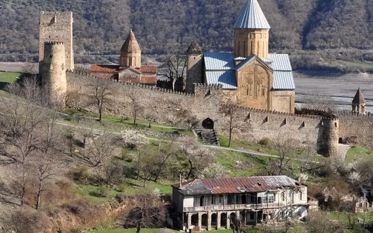 Mtskheta, Ananuri, Gudauri and Kazbegi Full Day Tour from Tbilisi — photo 5